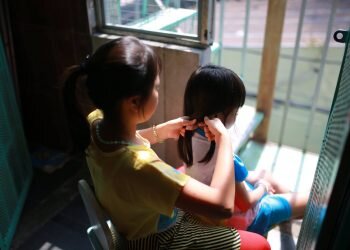 “CHỊ EM CHÚNG MÌNH”