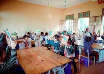 MỖI CUỐN SÁCH LÀ MỘT BỨC TRANH KỲ DIỆU VỀ CUỘC SỐNG