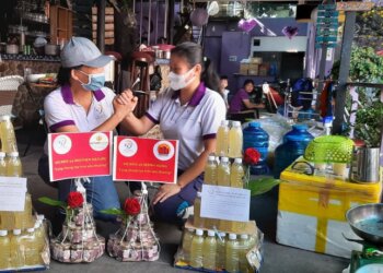 Vicaris tiếp thêm sức mạnh chống dịch cho Sài Gòn với hơn 5.500 chai nước chanh bổ sung Vitamin và 7 tấn rau.