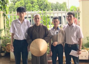 Tổ chức Bảo trợ giáo dục Vicaris đến thăm và bảo trợ cho 3 em học sinh nghèo tại tỉnh ĐăkLăk