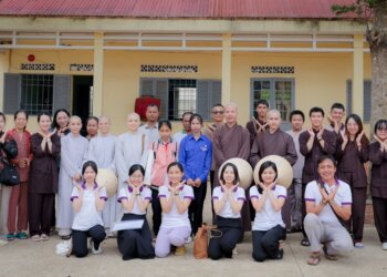 Quỹ Bảo trợ giáo dục Vicaris bảo trợ 2 học sinh khó khăn và trồng cây xanh tại Lâm Đồng