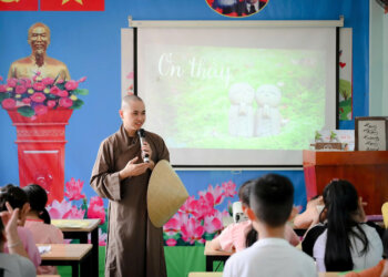 Thầy Tuệ Đạt gieo hạt giống Hiểu Thương nơi tâm hồn thiếu nhi phường Trung Mỹ Tây (TP.HCM)