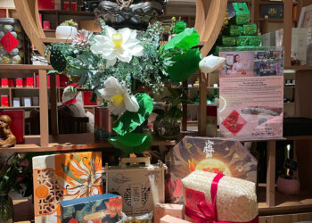 Gian hàng bánh trung thu gây quỹ của Quỹ Vicaris tại Vĩnh Nghiêm Trà Quán