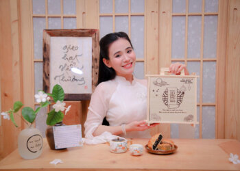 Quỹ Bảo trợ giáo dục Vicaris bán bánh trung thu gây quỹ giúp trẻ nghèo đến trường năm 2025