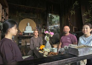 Tình thương ấm lại – Thầy Tuệ Đạt chia sẻ trang lòng về buổi gặp mặt mạnh thường quân bảo trợ cho BT26 Ngân Hà